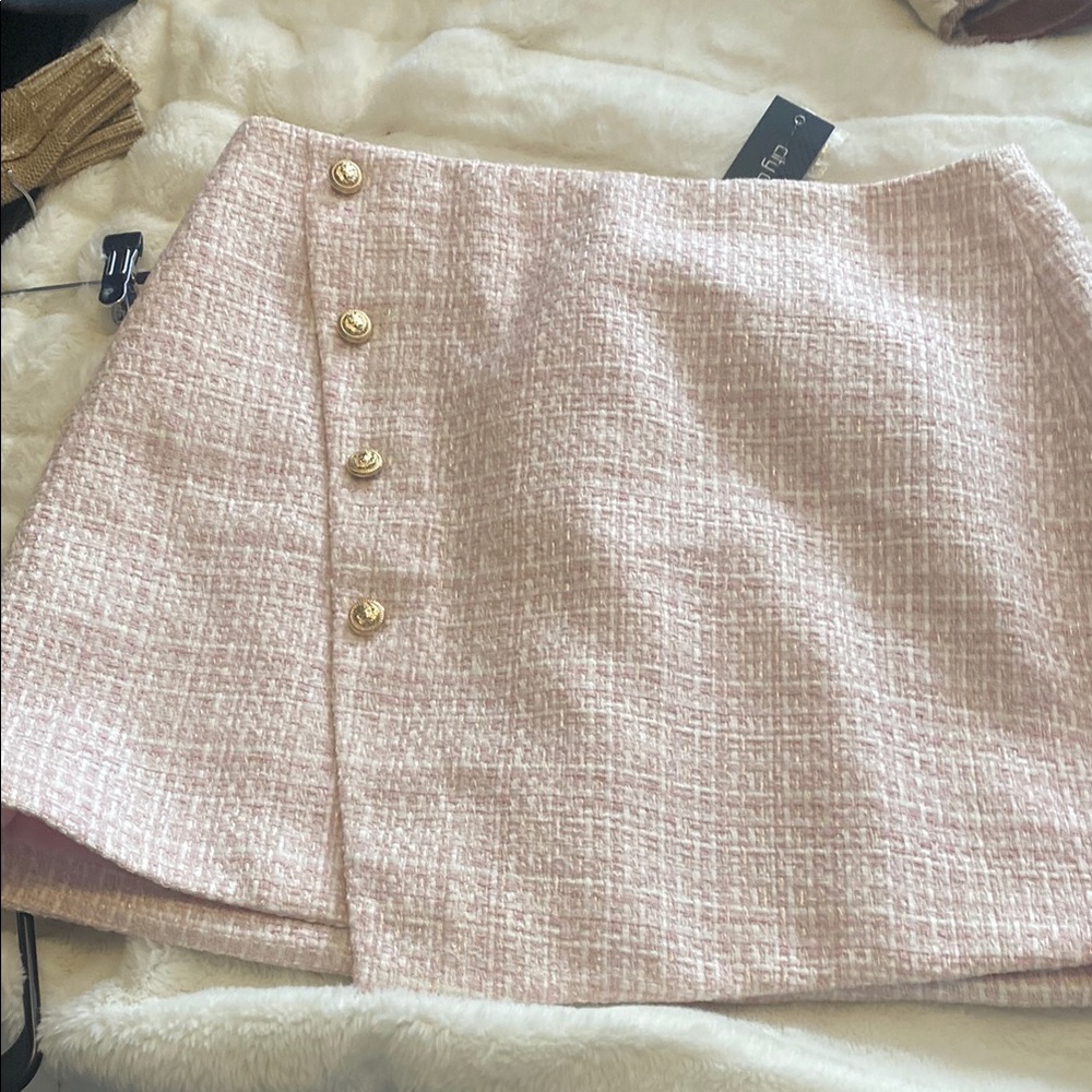 Chic Pink Tweed Skirt